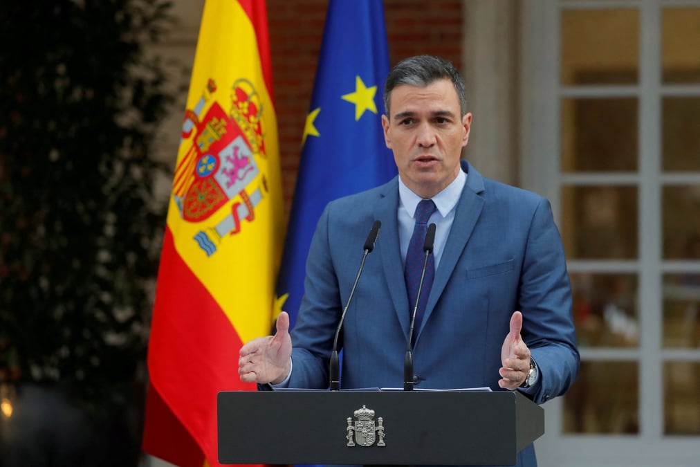 "pas de cravate", le president du gouvernement espagnol prone a sa maniere la sobriete energetique