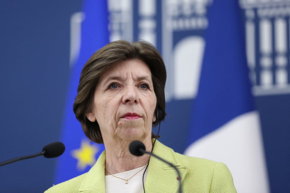 La ministre francaise des affaires etrangeres catherine colonna visite erevan