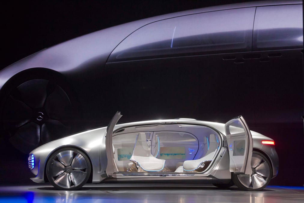 Une mercedes sans conducteur et agencable en salon presentee au ces de las vegas