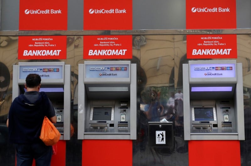 Unicredit: benefice net de 2,8 milliards d'euros au 3e trimestre grace a pioneer
