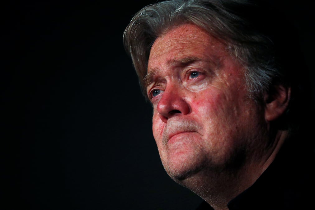 Elections europeennes: steve bannon veut faire campagne pour viktor orban