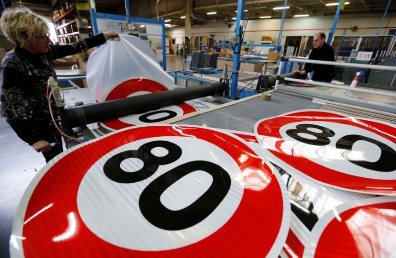 Les deputes assouplissent l'impopulaire limitation a 80 km/h
