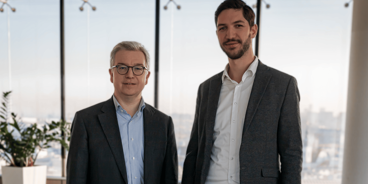 Michael Höllerer, PDG de Raiffeisen Bank et Lukas Enzersdorfer-Konrad, PDG de Bitpanda.