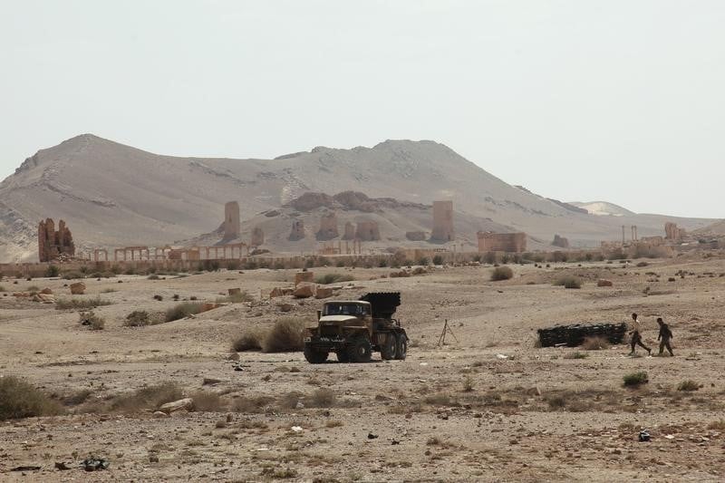 L'armee syrienne lance une offensive sur la ville de palmyre