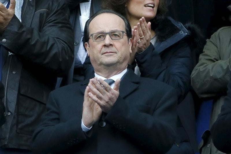 Francois hollande de retour au stade de france