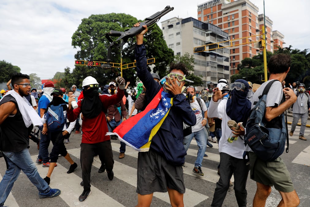 Un mort dans des manifestations contre le projet constitutionnel de maduro
