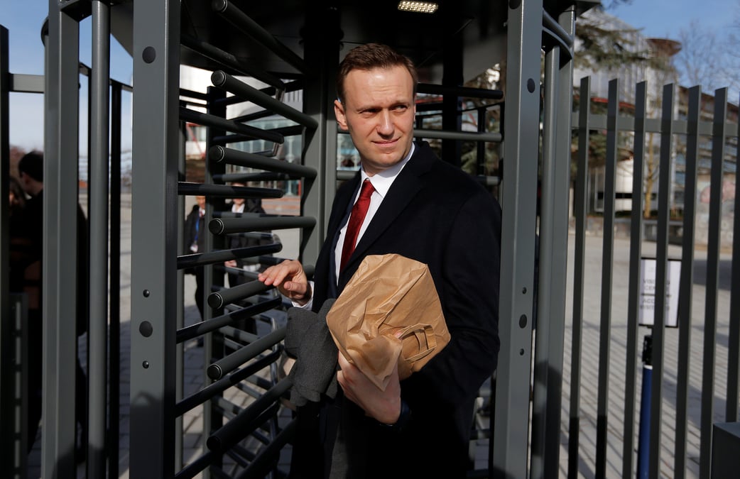 Russie: navalny brievement interpelle par la police