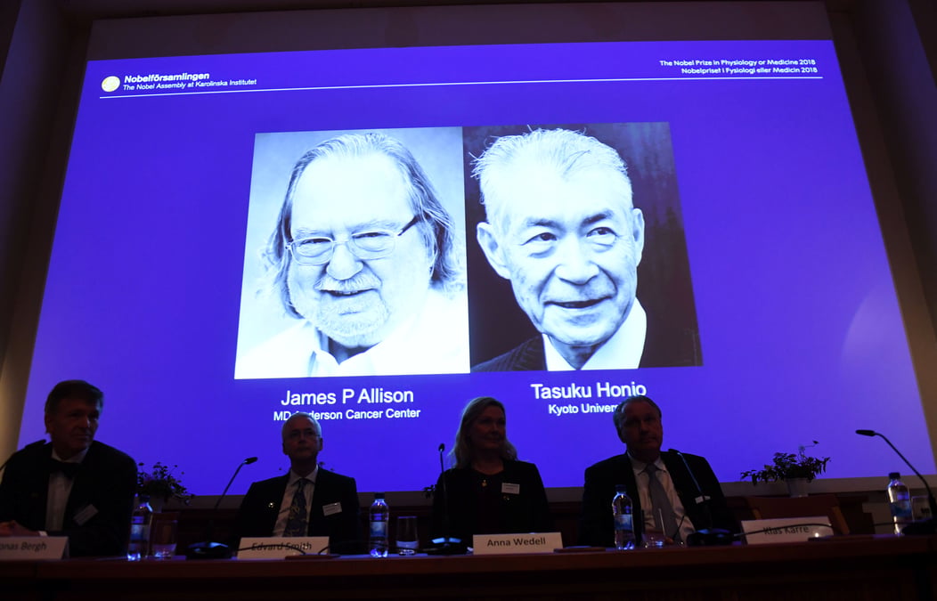 Le prix nobel de medecine attribue a james allison et tasuku honjo