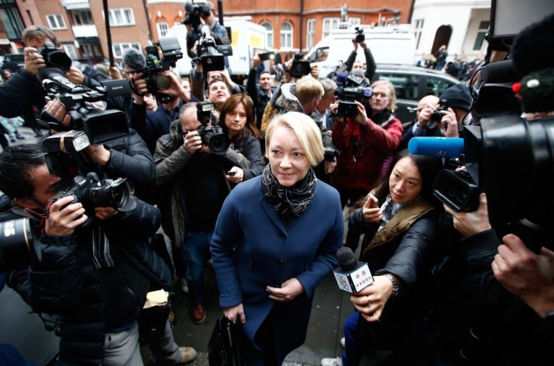 La procureure generale de suede va interroger julian assange a londres