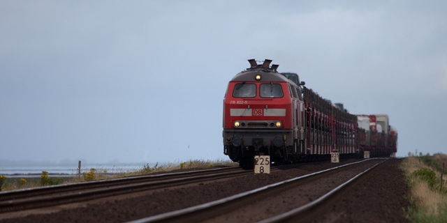 cheami  de fer train transport ferroviaire