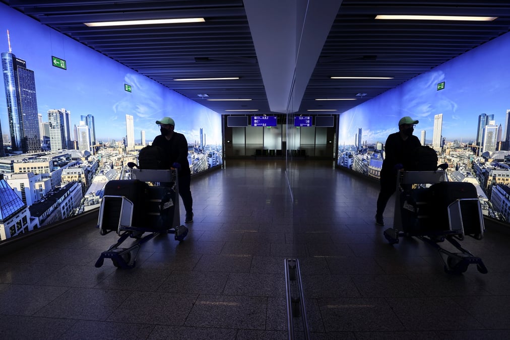 L'europe envisage de supprimer le port du masque obligatoire dans les avions