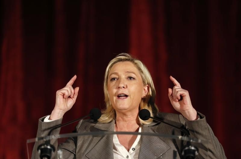 Tuer le pere, un risque modere pour marine le pen