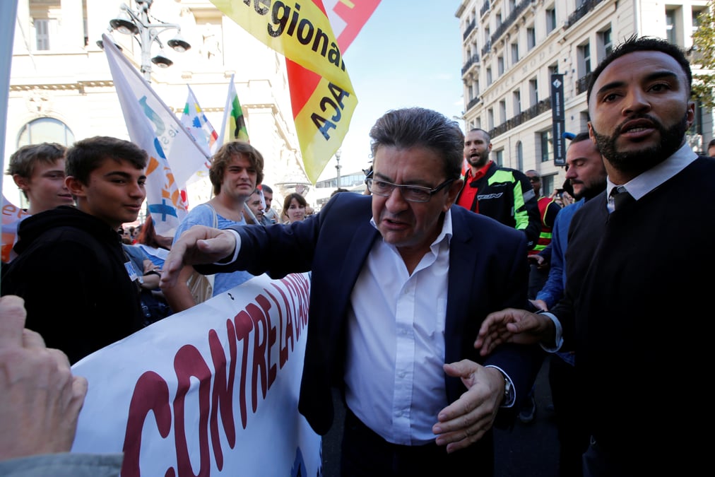 Macron devra reculer sur la loi travail, assure melenchon
