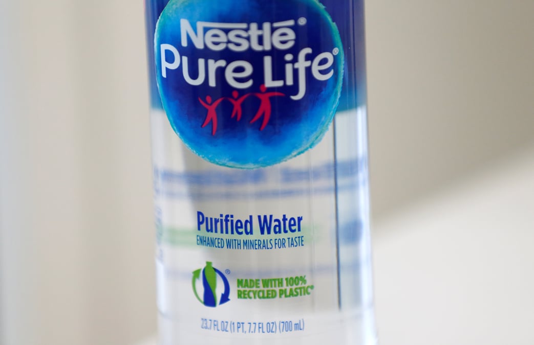 Nestle songe a ceder pure life