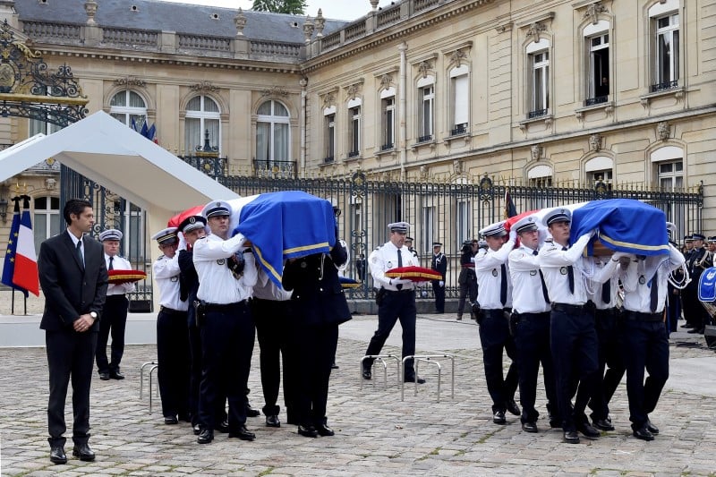 Ceremonie d'hommage aux deux policiers tues dans les yvelines