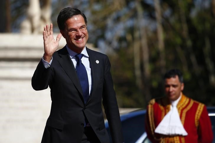 Une coalition penchant a droite envisagee aux pays-bas