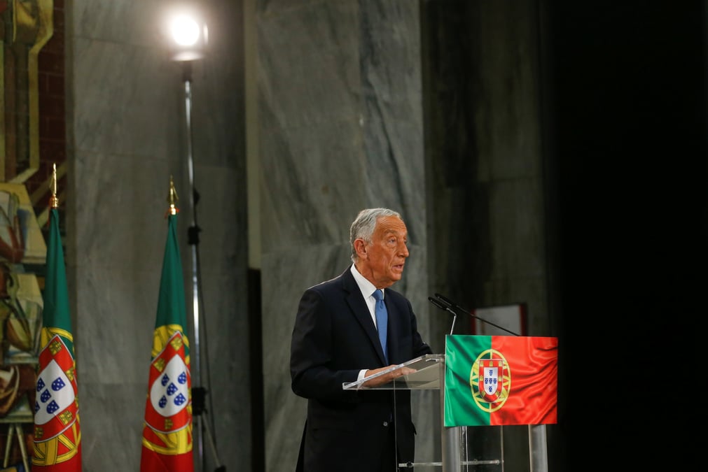 Portugal: rebelo de sousa reelu a la presidence, abstention record