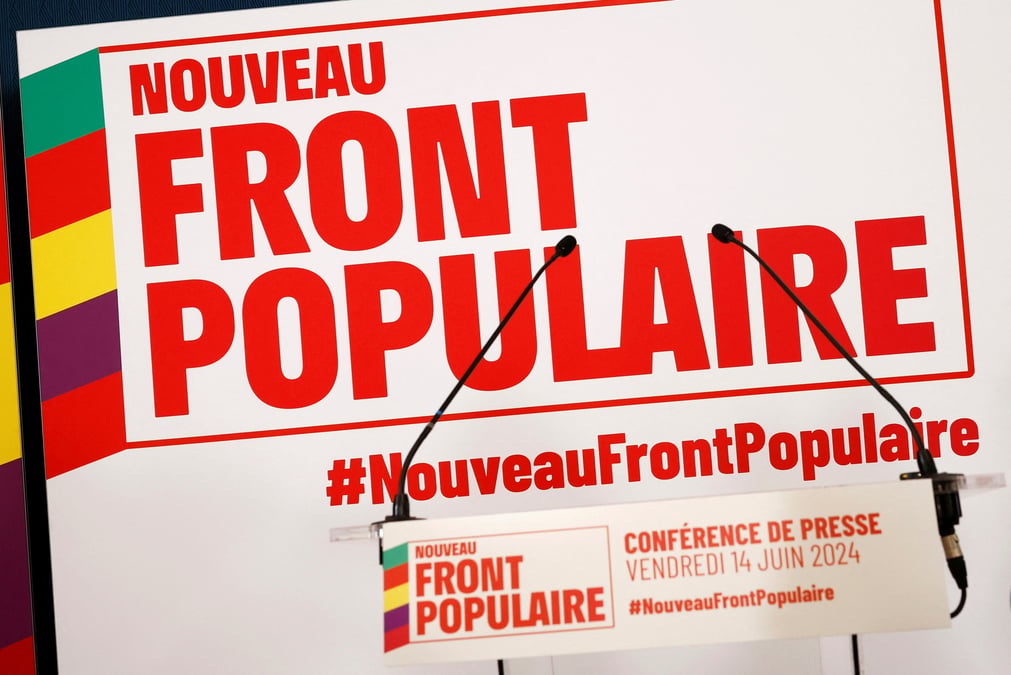 Le logo du nouveau front populaire avant une conference de presse