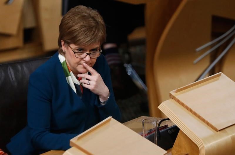 May va denoncer "l'obsession" pour l'independance de sturgeon