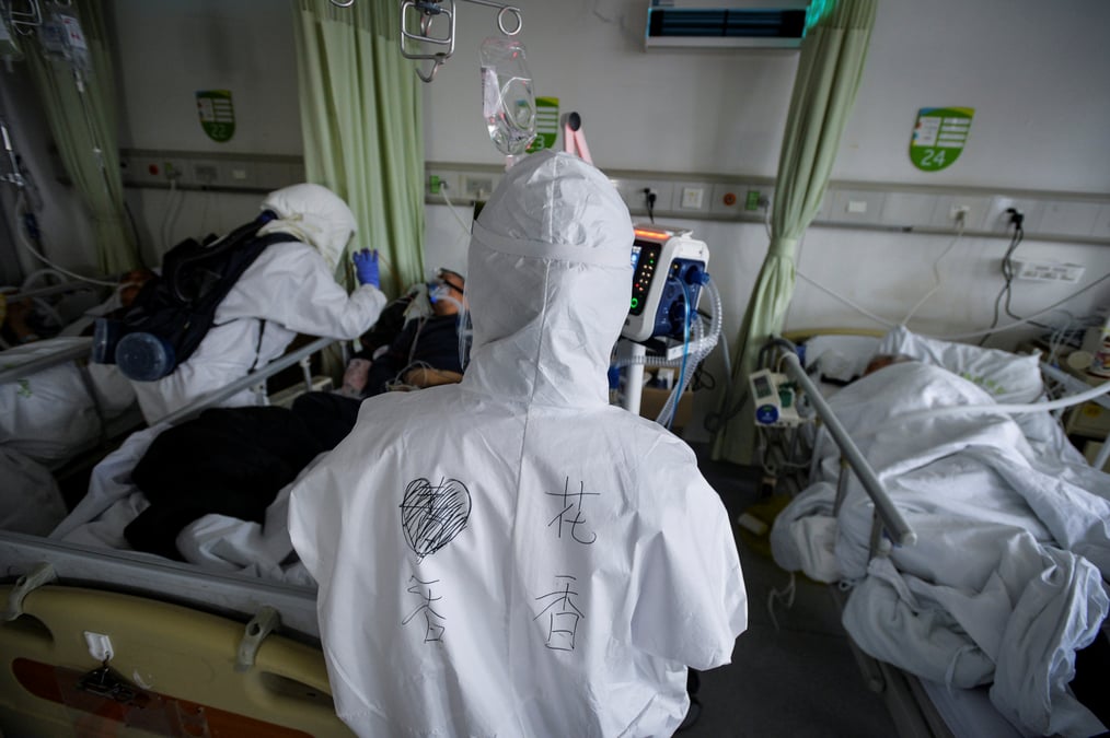 Emoi en chine apres la mort d'un medecin ayant alerte sur le coronavirus