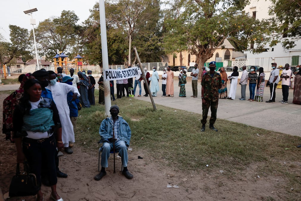 Les gambiens elisent leur president