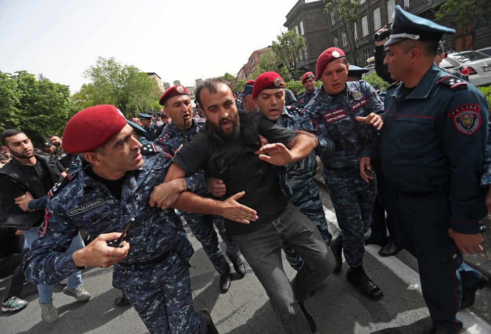 Armenie: arrestation de manifestants qui reclamaient la demission du premier ministre