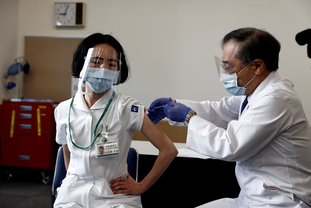 Le japon a lance sa campagne de vaccination contre le coronavirus