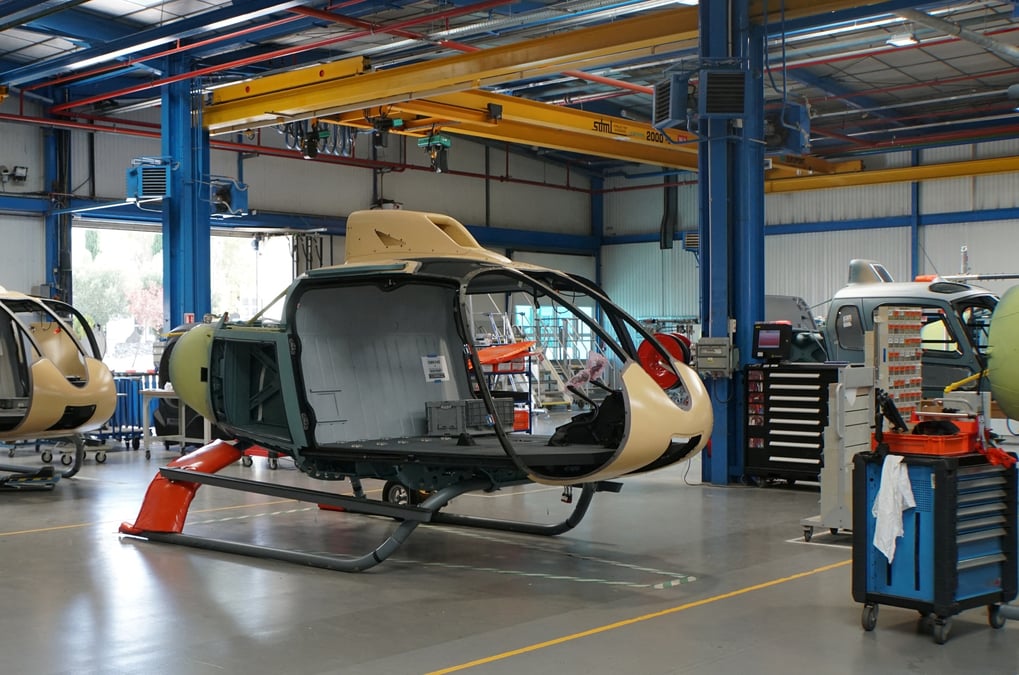 Photo d'helicopteres en cours d'assemblage a l'usine airbus helicopters de marignane