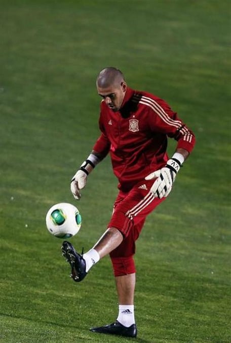 Football: Valdes s'ajoute à la liste des blessés à Barcelone