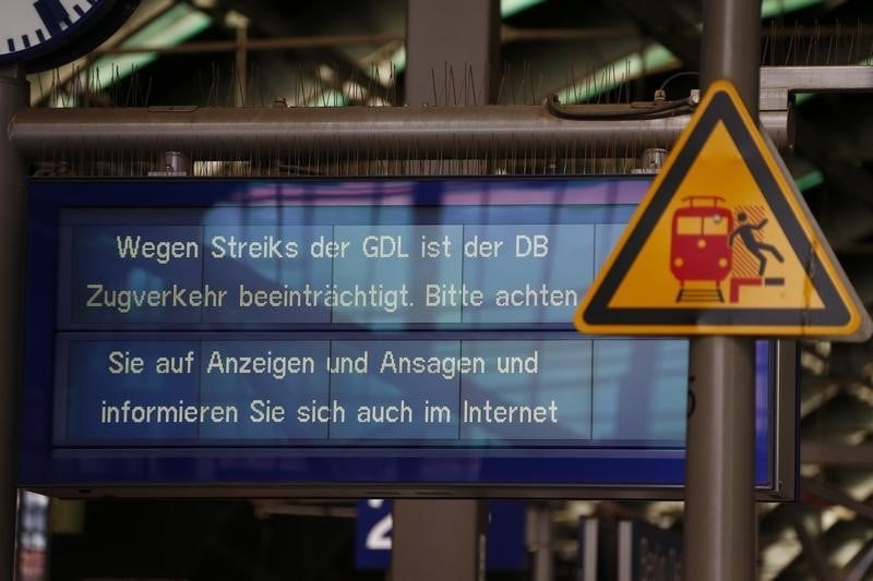 Fin de la greve des trains sans accord salarial