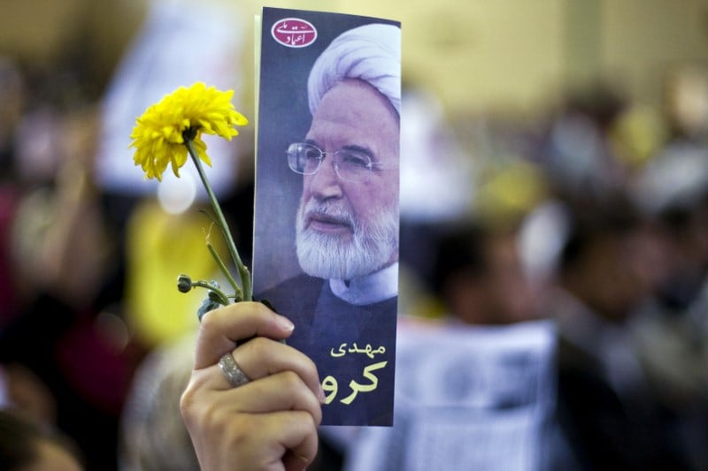 En greve de la faim, l'opposant iranien karroubi hospitalise