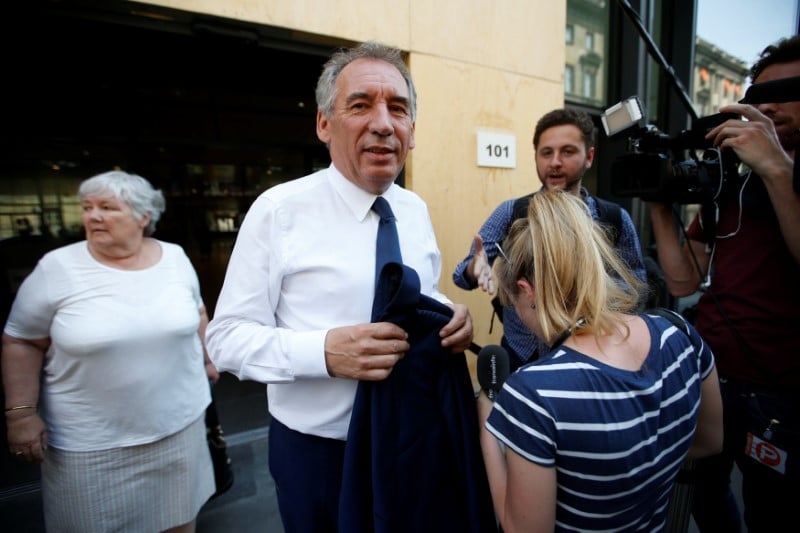 Castaner ouvre la voie a un retour de bayrou
