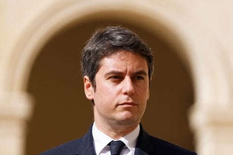 Selon les autorités françaises, en Nouvelle-Calédonie, quelque 70 interpellations ont eu lieu au cours des dernières 24 heures et 64 blessés sont à déplorer parmi les gendarmes et policiers.