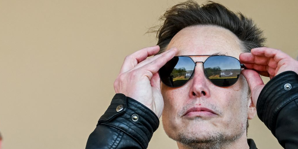 « C'est OK d'être fier d'être allemand. Battez-vous pour un avenir radieux pour l'Allemagne », a déclaré Elon Musk par vidéoconférence au parti d'extrême droite AfD lors d'un meeting électoral en Allemagne.