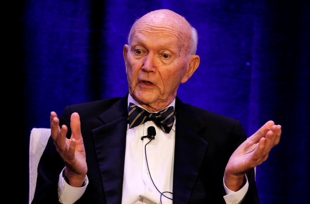 Deces de michael collins, l'"astronaute oublie" de la mission apollo 11
