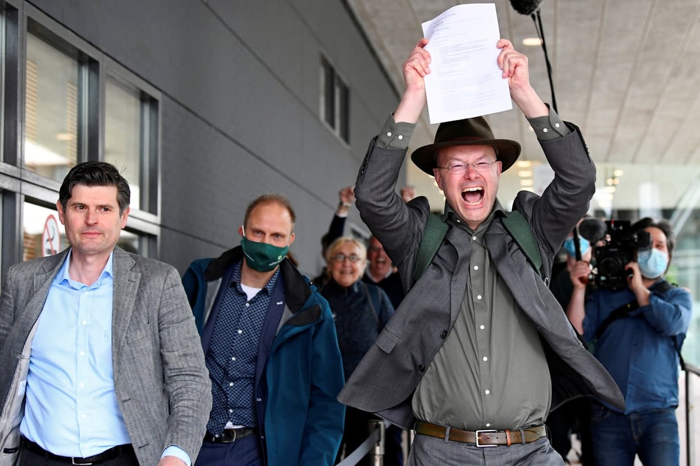 La justice neerlandaise ordonne a shell de reduire ses emissions de ges