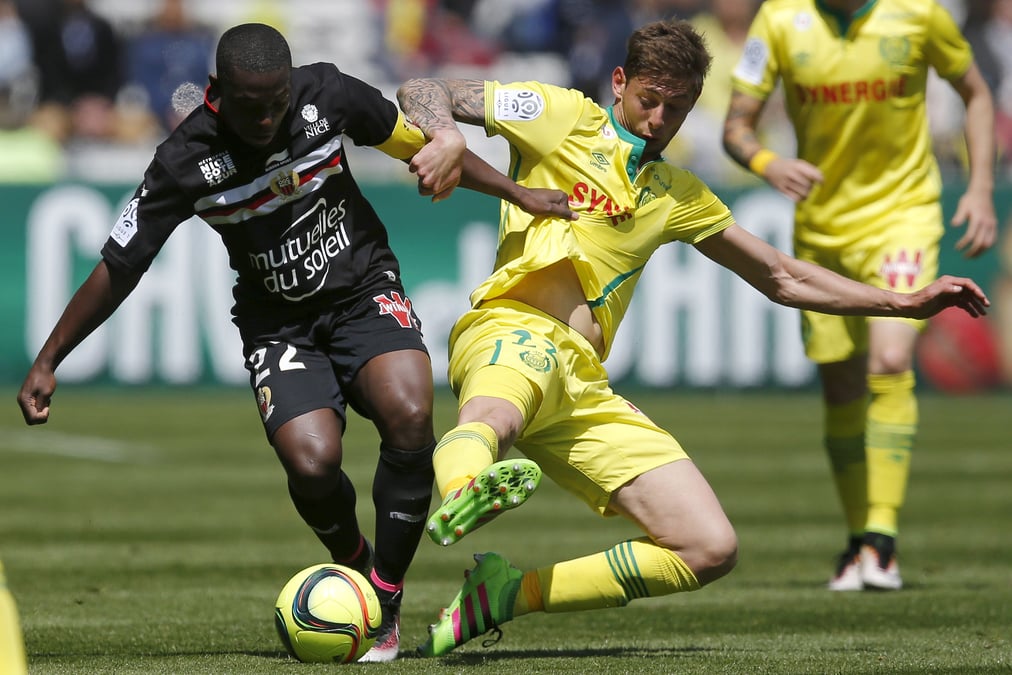 Le footballeur sala peut-etre a bord d'un avion disparu