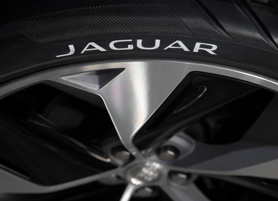 Brexit: jaguar land rover va arreter sa production une semaine en avril