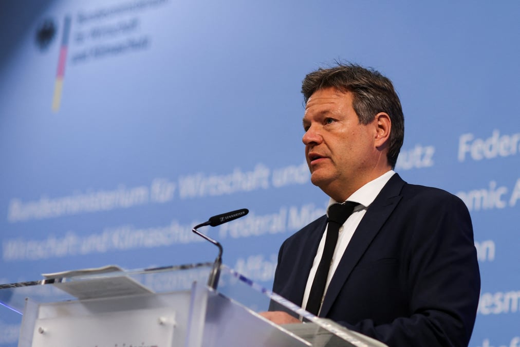 Allemagne: habeck met en garde contre des fermetures dans l'industrie faute de gaz, rapporte la presse