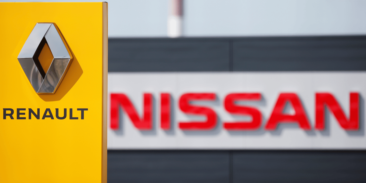 Les logos des constructeurs automobiles renault et nissan