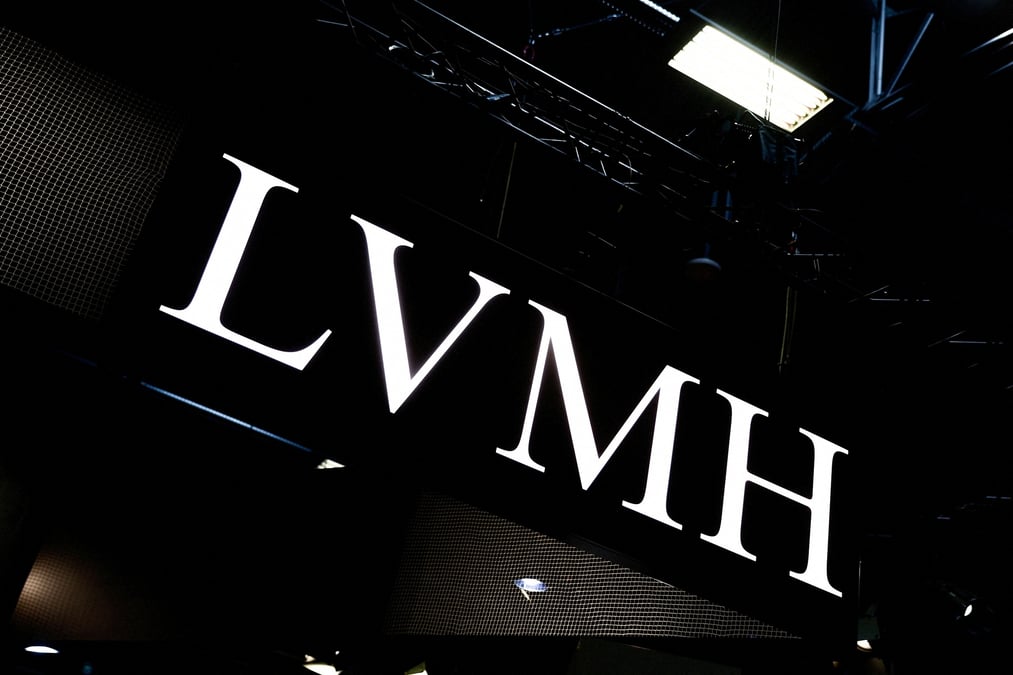 Contacté par l'AFP mardi, LVMH n'avait pas immédiatement réagi. Ce mercredi, le cours du titre en Bourse était en baisse de plus de 2% vers 10h30.