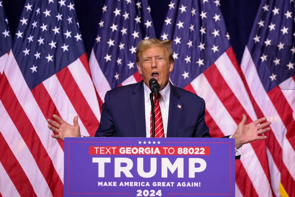 Donald trump lors d'un meeting de campagne a rome, en georgie