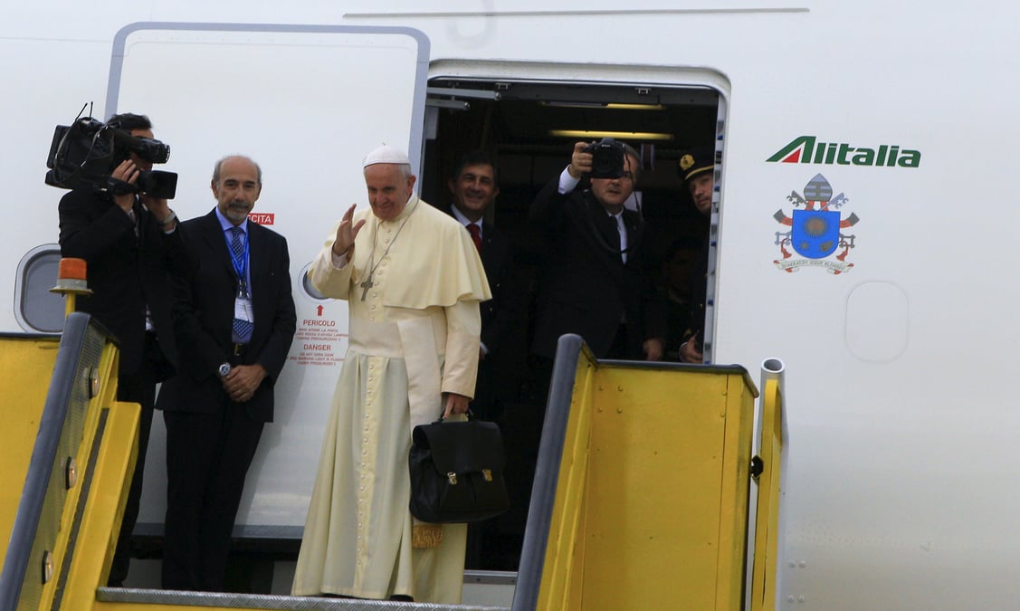 Le pape se rend en rca, derniere etape de sa visite en afrique