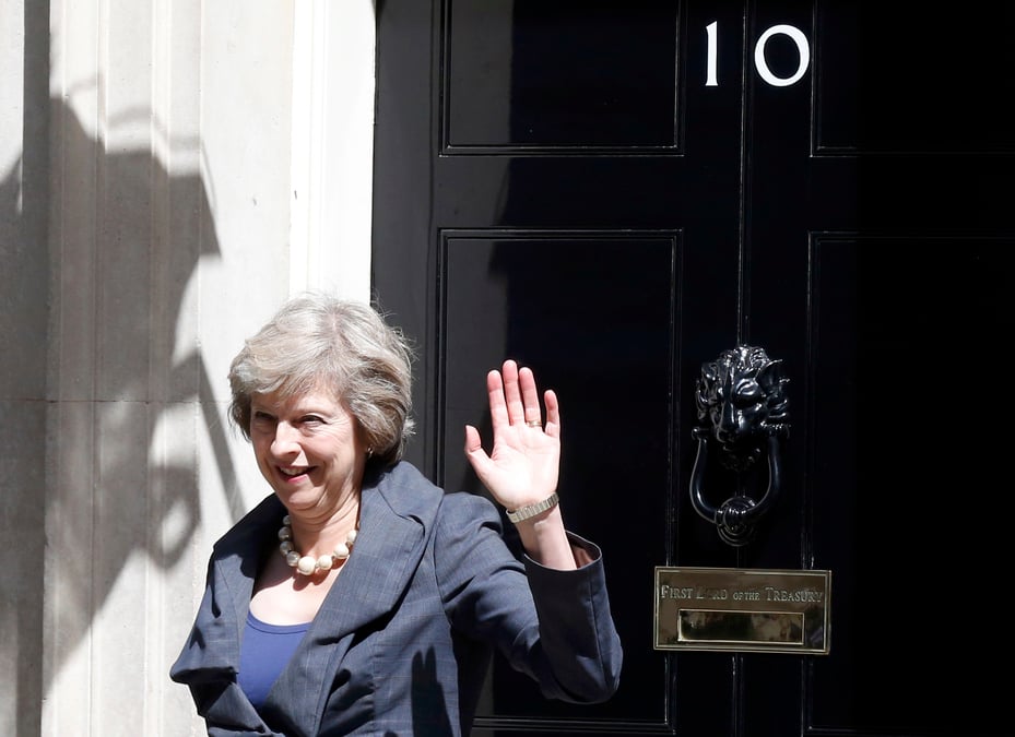 Theresa may deja pressee par les europeens
