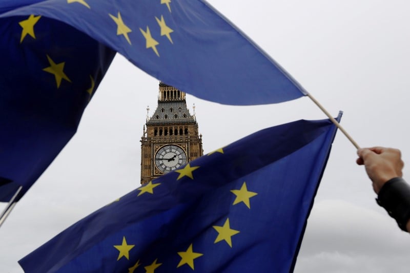 Londres reflechit a un permis de travail pour les europeens