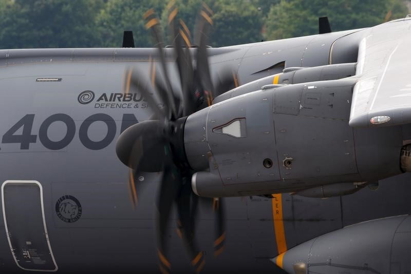 Airbus depasse les previsions, nouvelle charge sur l'a400m