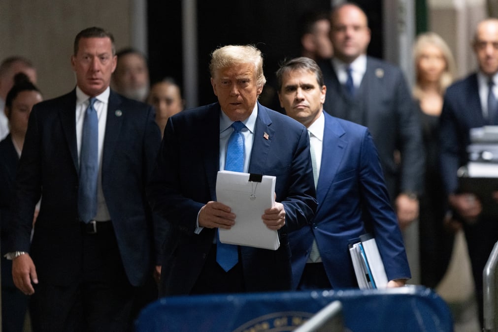 Le proces penal de l'ancien president americain trump, accuse d'avoir falsifie des documents commerciaux, se poursuit a new york