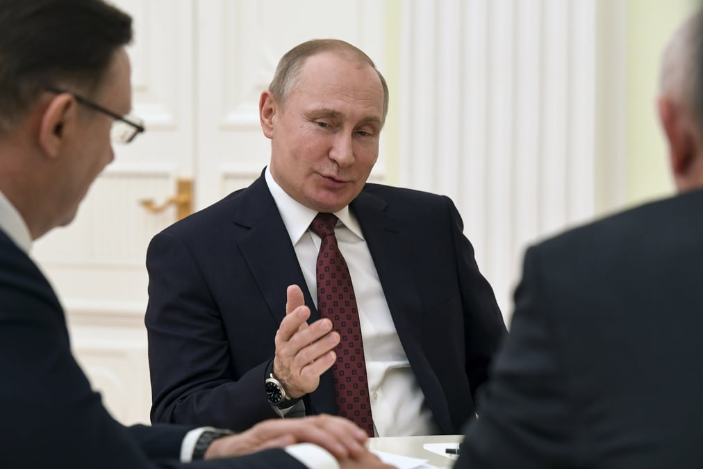 Largement reelu, poutine se montre plus conciliant avec l'occident
