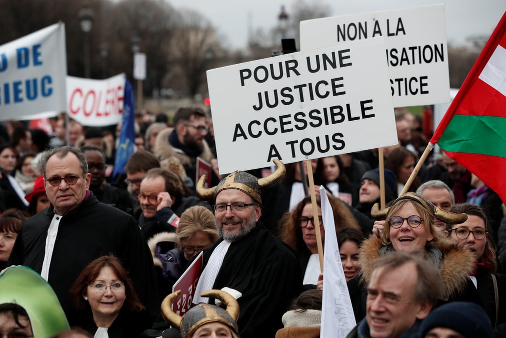 Avocats et magistrats veulent s'inviter dans le "grand debat"