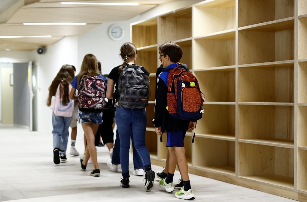 Des ecoliers arrivent le premier jour de la rentree scolaire au college antoine de saint exupery, a savenay